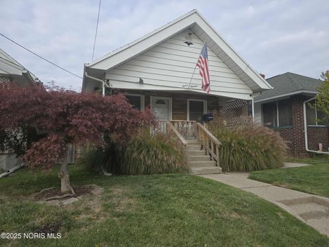 Tiny photo for 1213 Albert Street, Toledo, OH 43605 (MLS # 10001006)