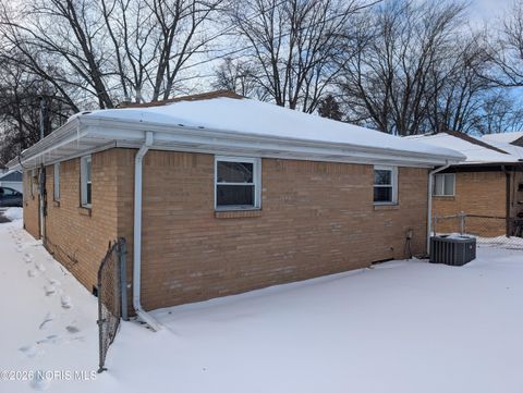 Tiny photo for 5836 Curson Drive, Toledo, OH 43612 (MLS # 10003617)