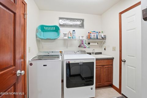 Tiny photo for 8131 Brookfield Circle, Findlay, OH 45840 (MLS # 10003292)