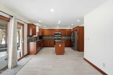 Tiny photo for 8131 Brookfield Circle, Findlay, OH 45840 (MLS # 10003292)