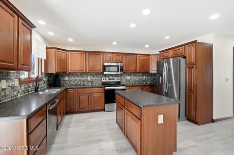 Tiny photo for 8131 Brookfield Circle, Findlay, OH 45840 (MLS # 10003292)