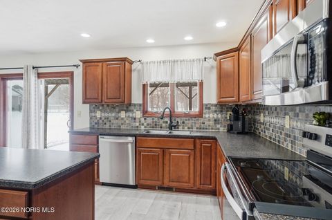 Tiny photo for 8131 Brookfield Circle, Findlay, OH 45840 (MLS # 10003292)