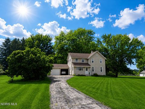 Photo of 10112 Yawberg Road, Grand Rapids, OH 43522 (MLS # 10011088)