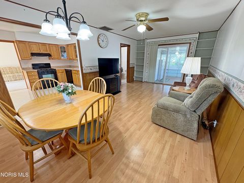 Tiny photo for 1029 Fort Drive, Bowling Green, OH 43402 (MLS # 10010268)