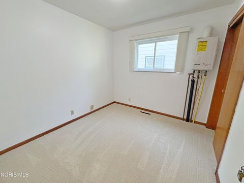 Tiny photo for 1029 Fort Drive, Bowling Green, OH 43402 (MLS # 10010268)