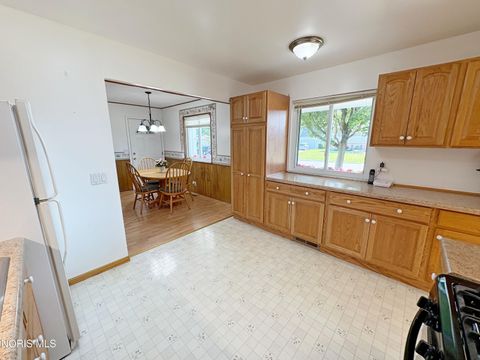 Tiny photo for 1029 Fort Drive, Bowling Green, OH 43402 (MLS # 10010268)