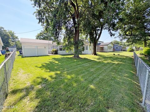 Tiny photo for 1029 Fort Drive, Bowling Green, OH 43402 (MLS # 10010268)