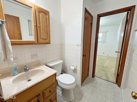 Tiny photo for 1029 Fort Drive, Bowling Green, OH 43402 (MLS # 10010268)