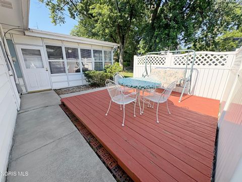 Tiny photo for 1029 Fort Drive, Bowling Green, OH 43402 (MLS # 10010268)