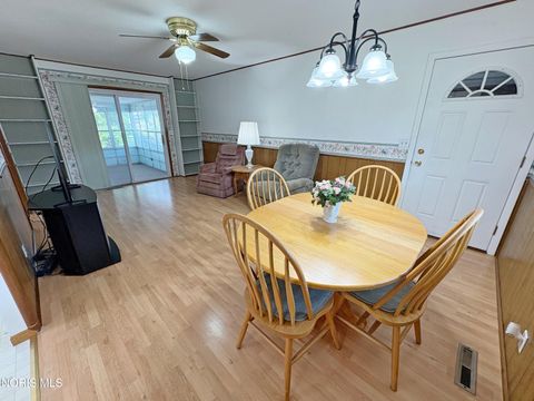 Tiny photo for 1029 Fort Drive, Bowling Green, OH 43402 (MLS # 10010268)