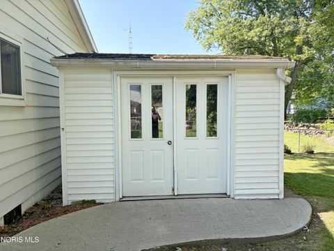 Tiny photo for 1029 Fort Drive, Bowling Green, OH 43402 (MLS # 10010268)