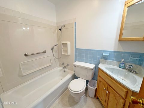Tiny photo for 1029 Fort Drive, Bowling Green, OH 43402 (MLS # 10010268)