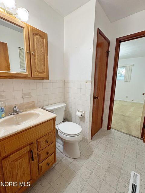 Tiny photo for 1029 Fort Drive, Bowling Green, OH 43402 (MLS # 10010268)