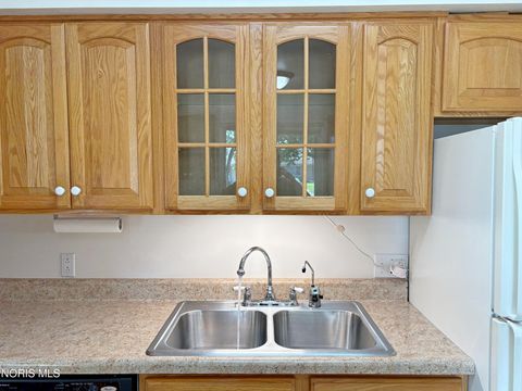 Tiny photo for 1029 Fort Drive, Bowling Green, OH 43402 (MLS # 10010268)