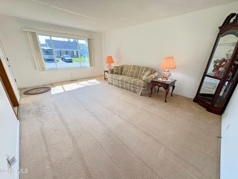 Tiny photo for 1029 Fort Drive, Bowling Green, OH 43402 (MLS # 10010268)