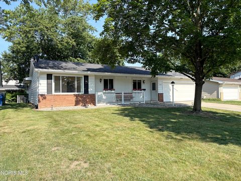 Tiny photo for 1029 Fort Drive, Bowling Green, OH 43402 (MLS # 10010268)