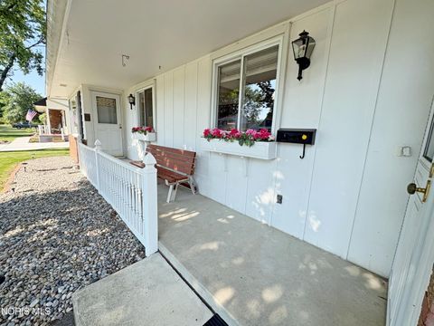 Tiny photo for 1029 Fort Drive, Bowling Green, OH 43402 (MLS # 10010268)