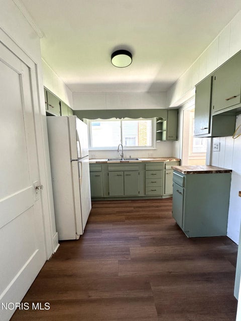 Tiny photo for 204 Laquineo Street, Findlay, OH 45840 (MLS # 10014074)