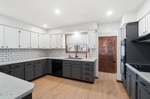 Tiny photo for 400 Chase Road, Findlay, OH 45840 (MLS # 10005675)