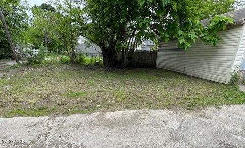 Photo of 644 Plymouth Street, Toledo, OH 43605 (MLS # 10008217)