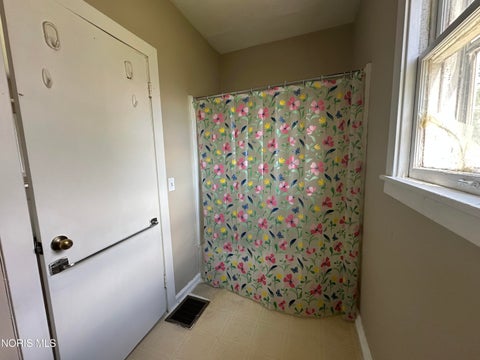 Tiny photo for 160 Oak Street, Rossford, OH 43460 (MLS # 10010830)