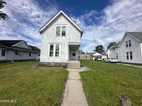 Tiny photo for 160 Oak Street, Rossford, OH 43460 (MLS # 10010830)