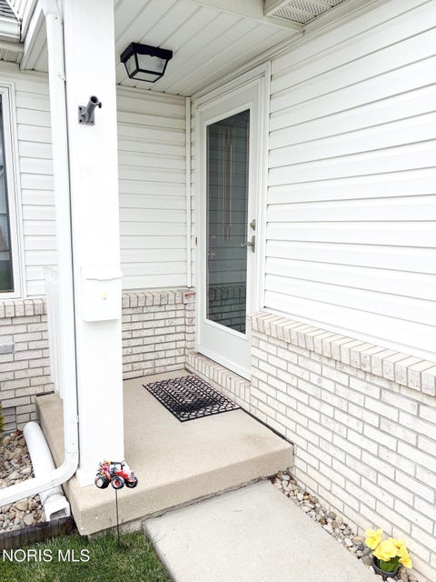 Tiny photo for 4269 Townhouse Drive # D, Oregon, OH 43616 (MLS # 10009372)