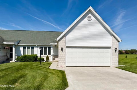 Photo of 4269 Townhouse Drive # D, Oregon, OH 43616 (MLS # 10009372)