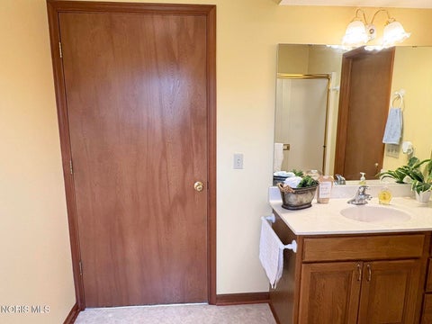 Tiny photo for 4269 Townhouse Drive # D, Oregon, OH 43616 (MLS # 10009372)