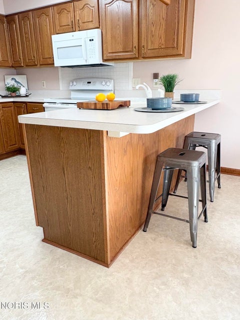 Tiny photo for 4269 Townhouse Drive # D, Oregon, OH 43616 (MLS # 10009372)