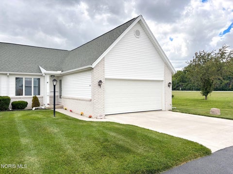 Tiny photo for 4269 Townhouse Drive # D, Oregon, OH 43616 (MLS # 10009372)