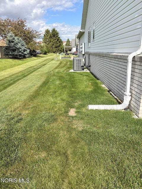 Tiny photo for 4269 Townhouse Drive # D, Oregon, OH 43616 (MLS # 10009372)