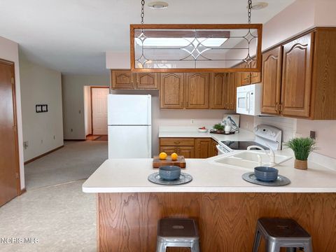 Tiny photo for 4269 Townhouse Drive # D, Oregon, OH 43616 (MLS # 10009372)