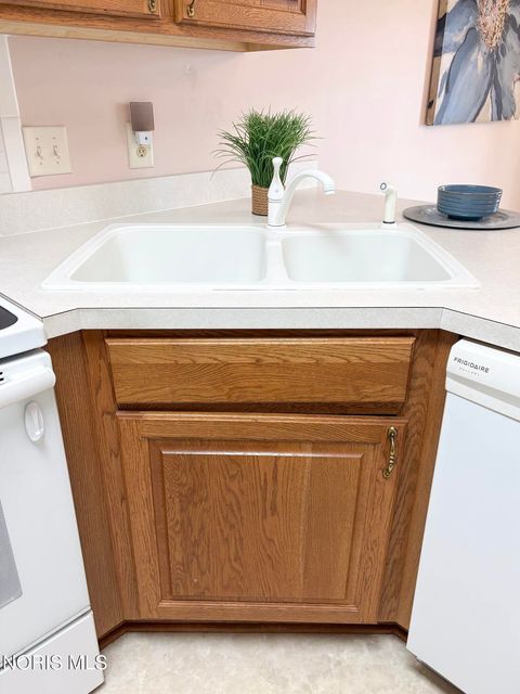 Tiny photo for 4269 Townhouse Drive # D, Oregon, OH 43616 (MLS # 10009372)