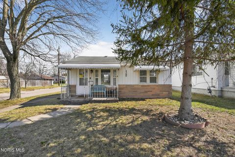 Photo of 3560 Dixie Drive, Toledo, OH 43611 (MLS # 10005305)