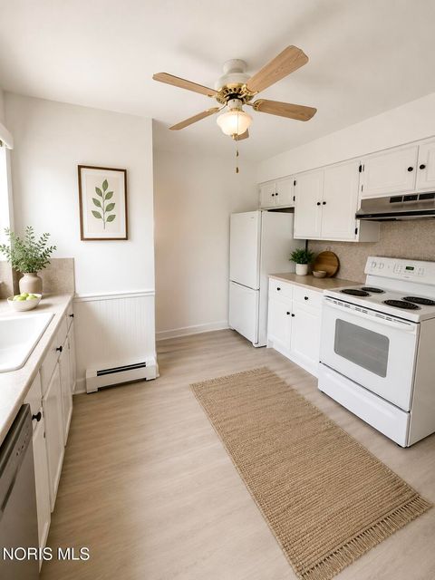 Tiny photo for 711 Sawyer Road, Toledo, OH 43615 (MLS # 10008940)