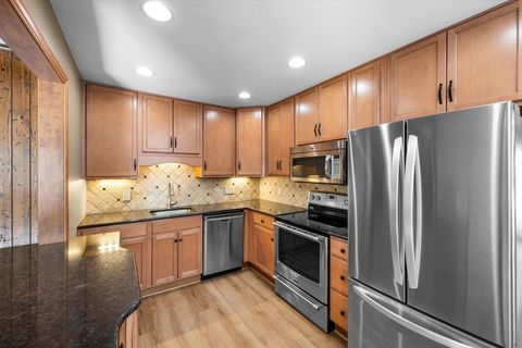 Tiny photo for 1409 Bradshaw Court, Maumee, OH 43537 (MLS # 10000106)