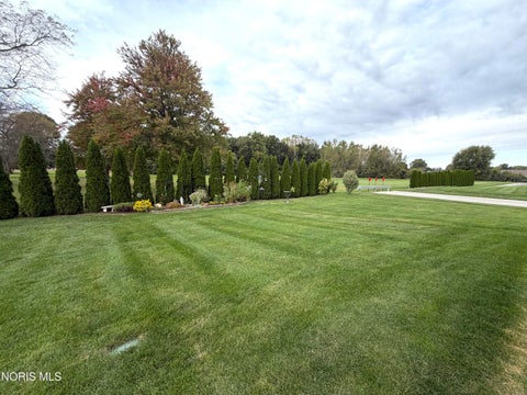 Tiny photo for 735 Meadowland Trail, Toledo, OH 43615 (MLS # 10014520)
