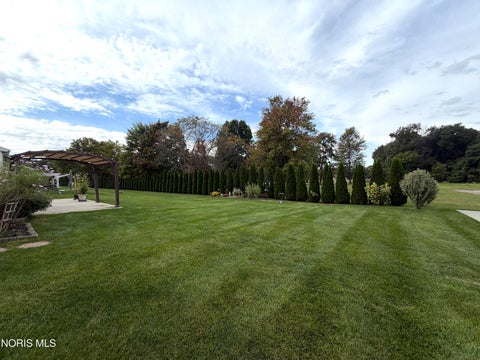 Tiny photo for 735 Meadowland Trail, Toledo, OH 43615 (MLS # 10014520)