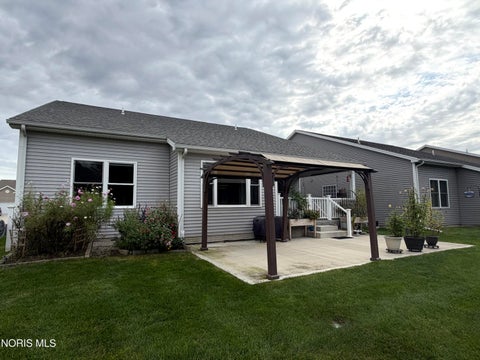 Tiny photo for 735 Meadowland Trail, Toledo, OH 43615 (MLS # 10014520)