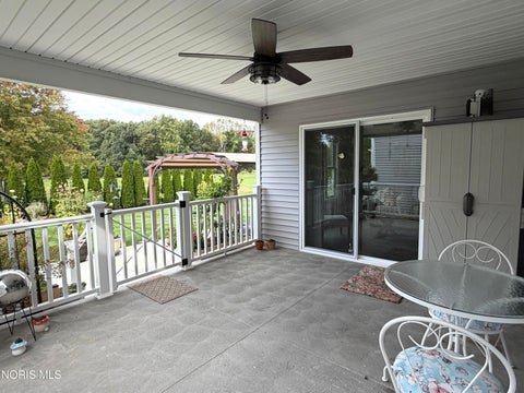 Tiny photo for 735 Meadowland Trail, Toledo, OH 43615 (MLS # 10014520)