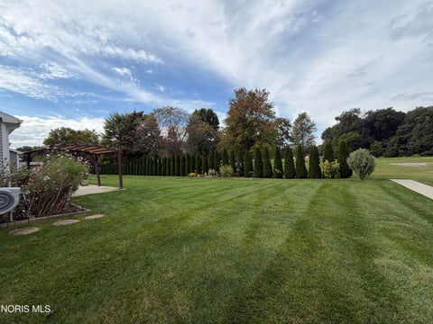 Tiny photo for 735 Meadowland Trail, Toledo, OH 43615 (MLS # 10014520)