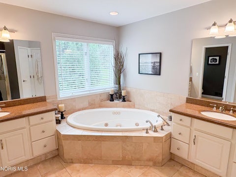 Tiny photo for 4235 Morning Dove Drive, Oregon, OH 43616 (MLS # 10014186)