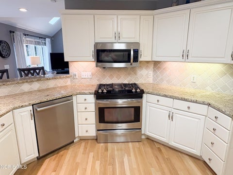 Tiny photo for 4235 Morning Dove Drive, Oregon, OH 43616 (MLS # 10014186)