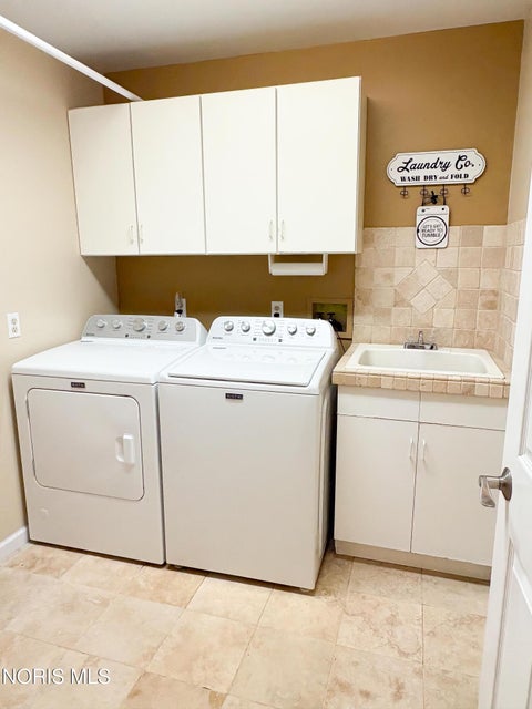 Tiny photo for 4235 Morning Dove Drive, Oregon, OH 43616 (MLS # 10014186)