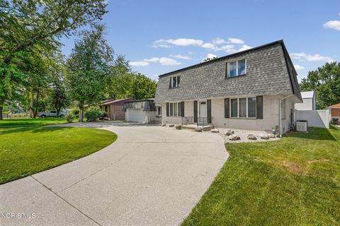 Tiny photo for 3665 Starr Avenue, Oregon, OH 43616 (MLS # 10009977)