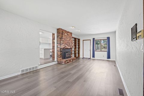 Tiny photo for 3665 Starr Avenue, Oregon, OH 43616 (MLS # 10009977)