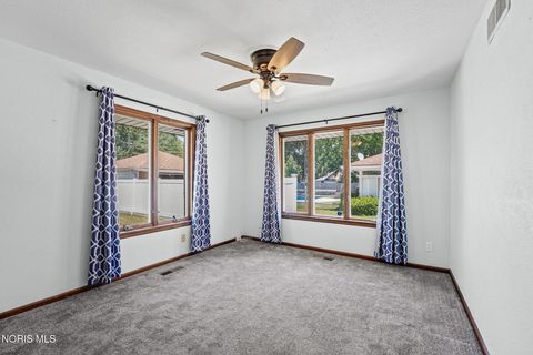 Tiny photo for 3665 Starr Avenue, Oregon, OH 43616 (MLS # 10009977)