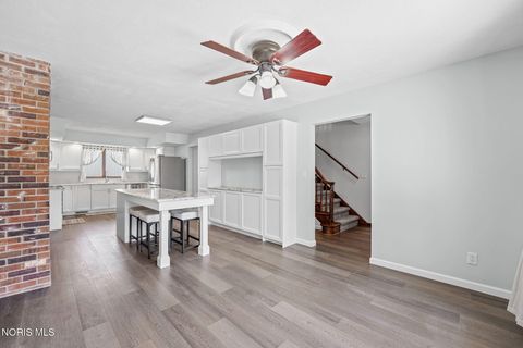 Tiny photo for 3665 Starr Avenue, Oregon, OH 43616 (MLS # 10009977)