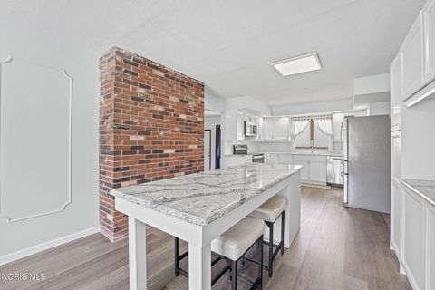 Tiny photo for 3665 Starr Avenue, Oregon, OH 43616 (MLS # 10009977)